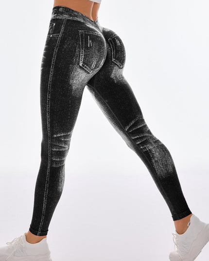 ZASUWA Female Deep V Back Denim Scrunch Bum Shorts