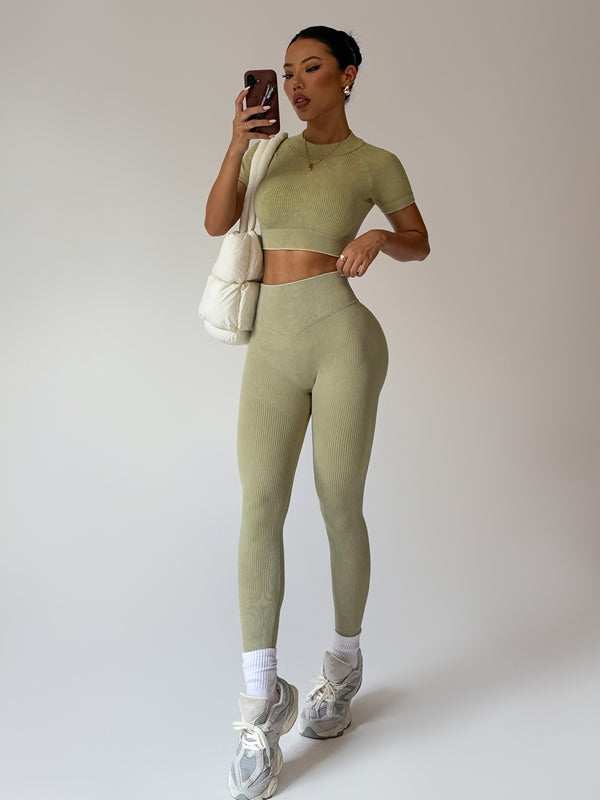 ZASUWA Female Ribbed Scrunch Bum High-waisted Tracksuit